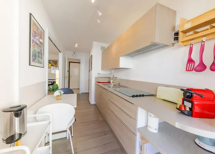 Menton City - Proche Plage Et Jardin Bioves - Fv